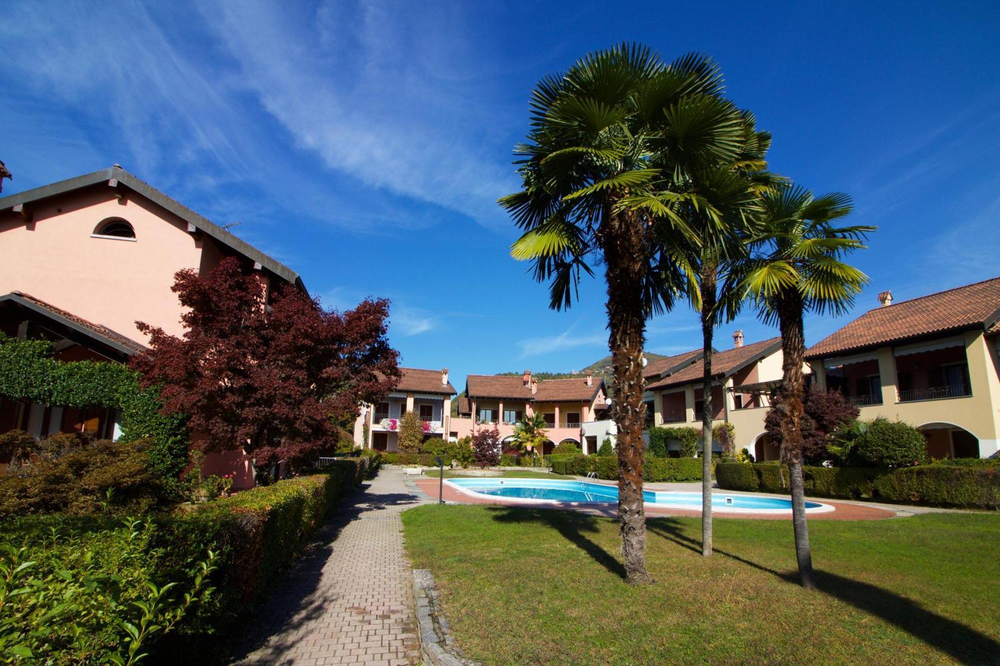 Sunflower Relax Pool And Terrace - Happy Rentals Lesa Buitenkant foto
